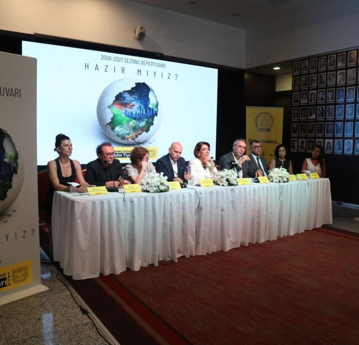 Şehir Tiyatroları sezonu açıyor: Mahir Polat kapalı sahneler için tarih verdi
