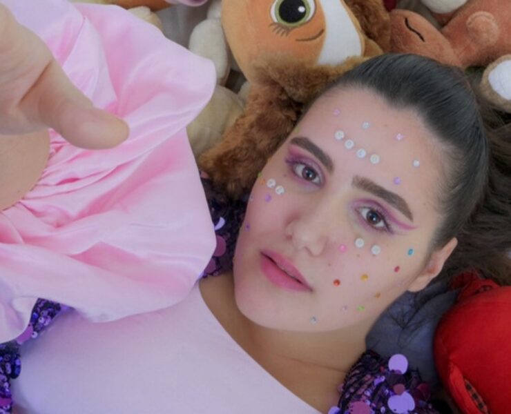 3.2.1. Hold Me On Stage: Kıskaç makinesinden çıkan solo