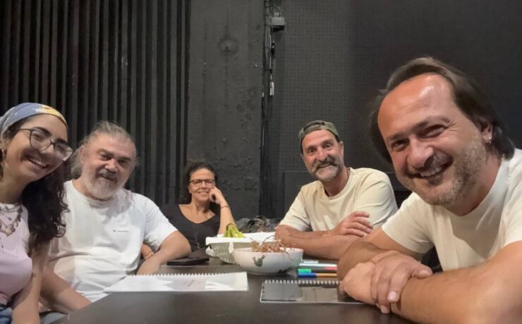 Küçük Bir Soruşturma: Moda Sahnesi’nden post-truth bir komedi