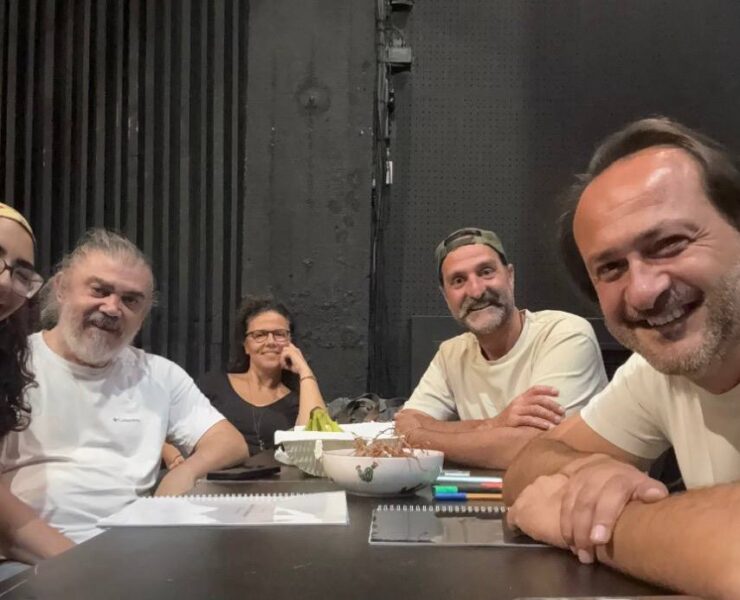 Küçük Bir Soruşturma: Moda Sahnesi’nden post-truth bir komedi
